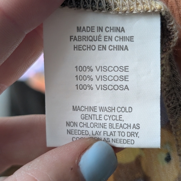 128.Nwt O'Neill Floral Multicolor Women's Top - Picture 3 of 5